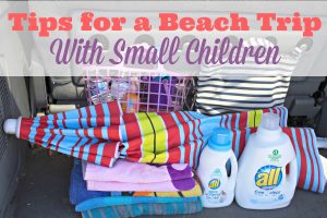 Beach tips and tricks for kids to have a fantastic day at the beach. Before you start packing (especially if you have a baby or toddler), check out these ideas for a family beach trip. If you are planning on going to the beach this summer, I know you will find something useful in these easy tips for a fantastic beach trip!